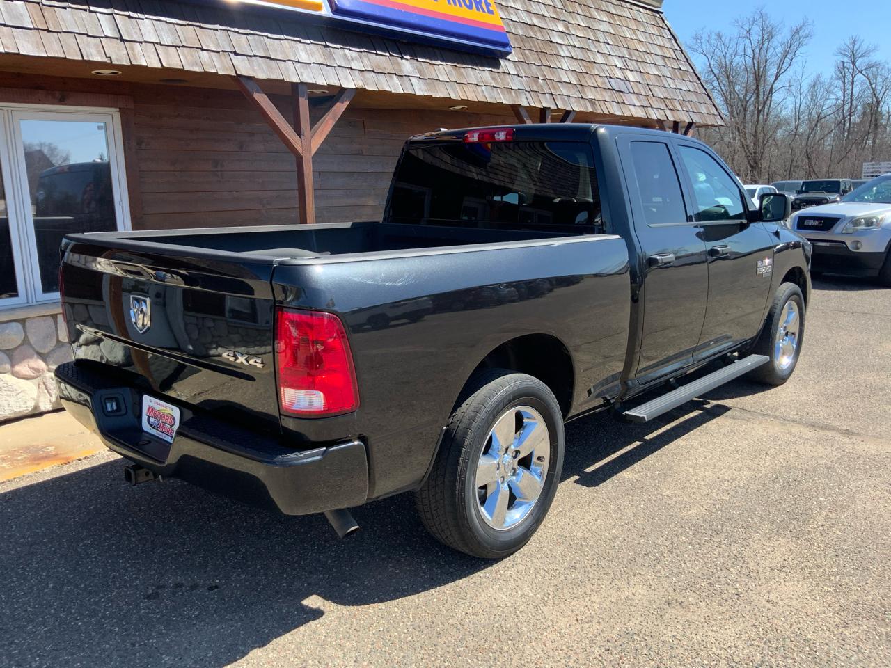 RAM 1500 Classic Tradesman Quad Cab 4WD 2019