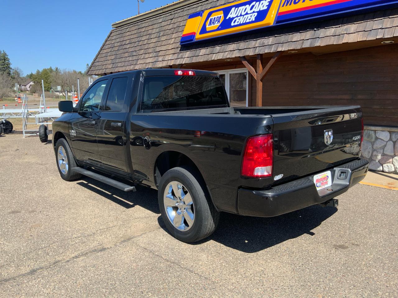 RAM 1500 Classic Tradesman Quad Cab 4WD 2019