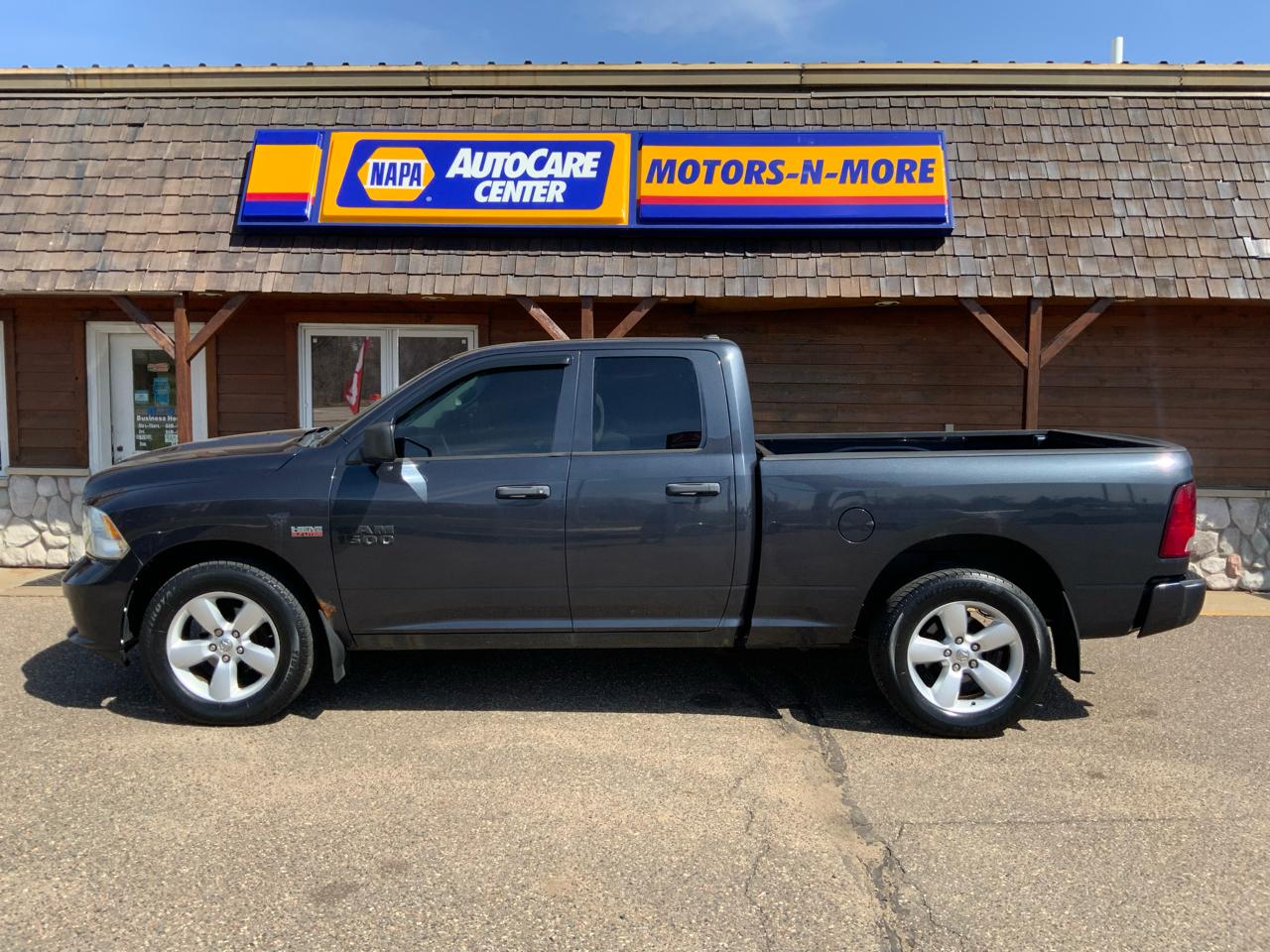 RAM 1500 Tradesman Quad Cab 4WD 2014