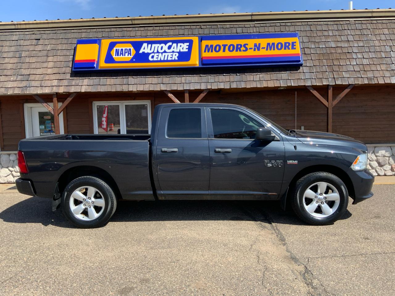 RAM 1500 Tradesman Quad Cab 4WD 2014