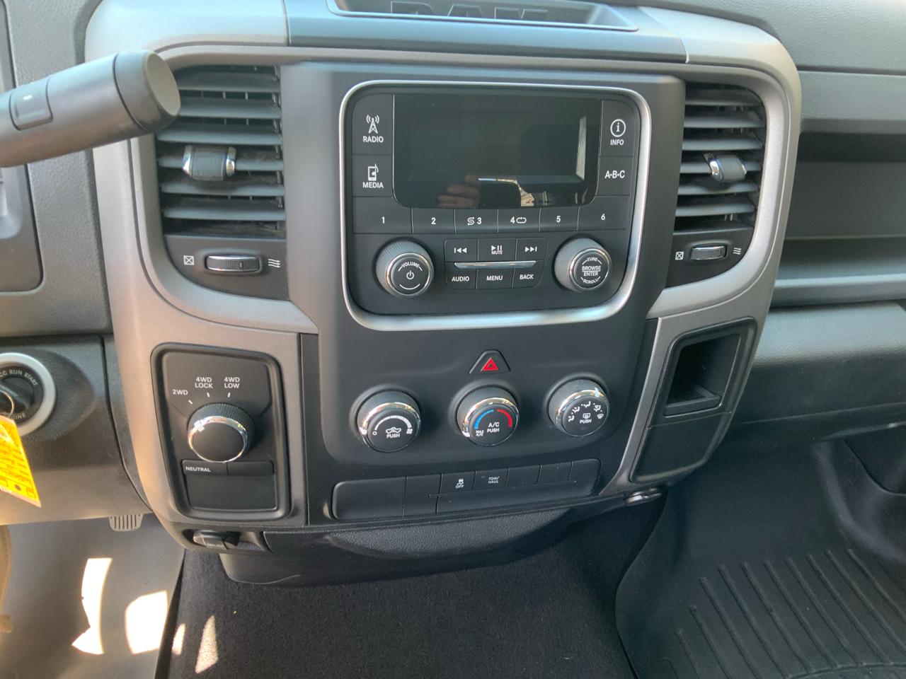 RAM 1500 Tradesman Quad Cab 4WD 2014
