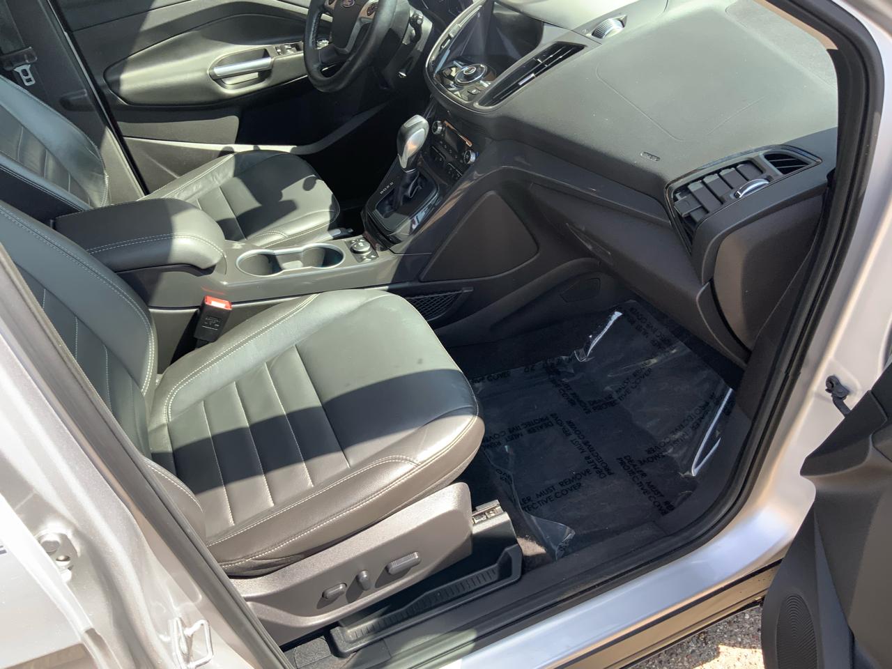 Ford Escape Titanium 4WD 2016