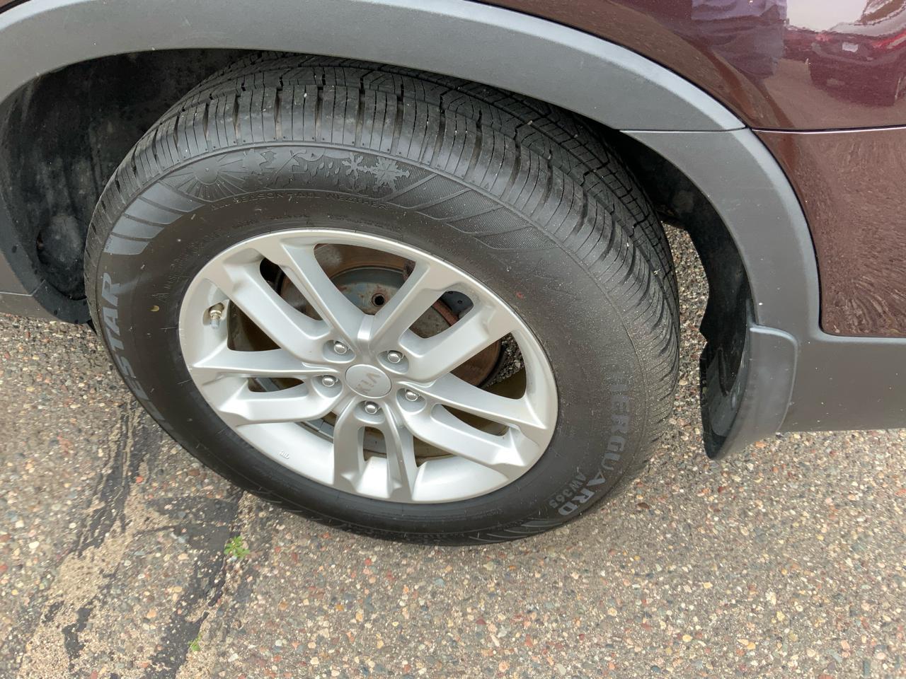 Kia Sorento LX 2WD 2014