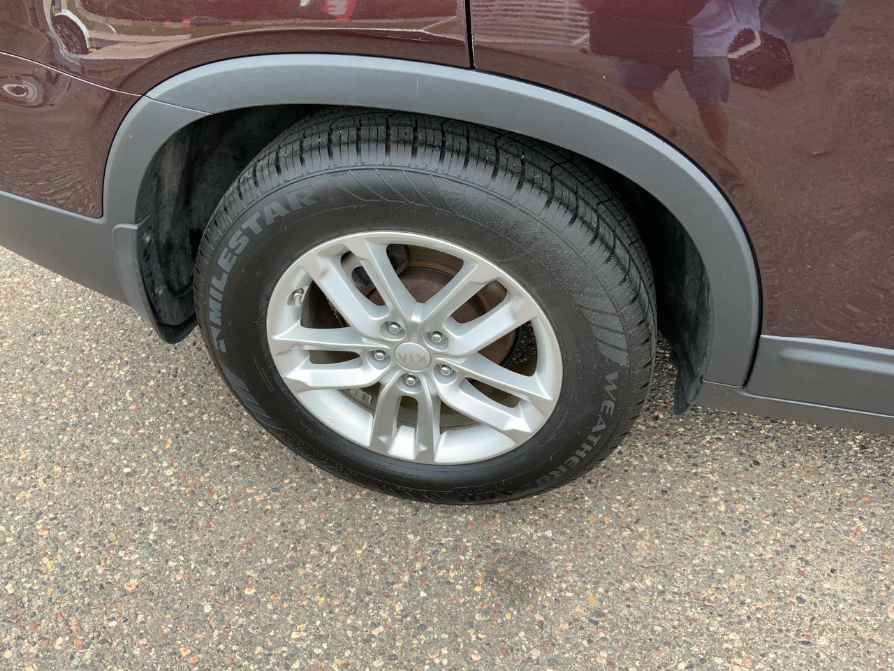 Kia Sorento LX 2WD 2014