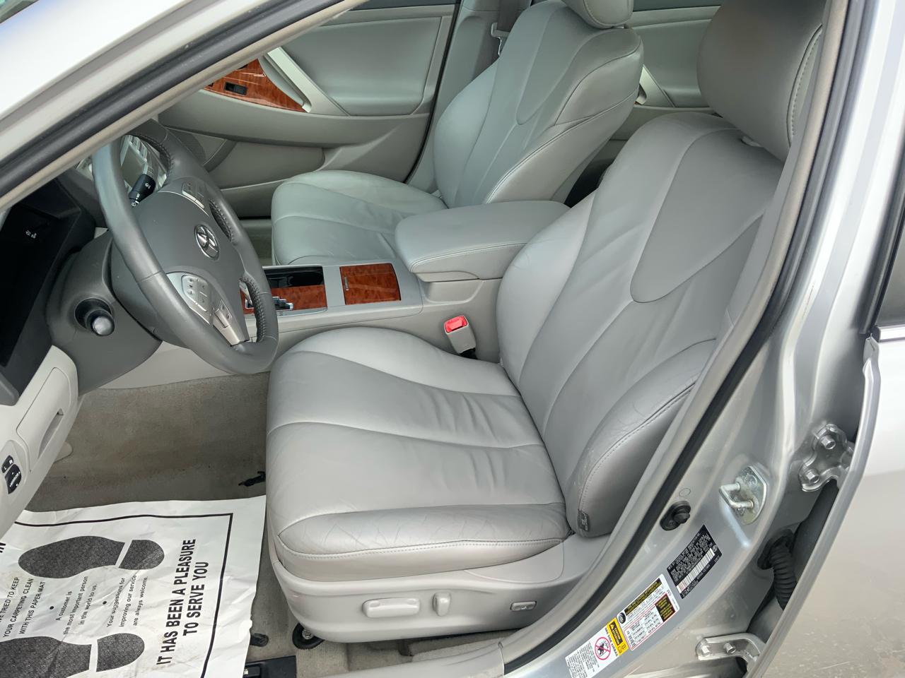 Toyota Camry LE V6 2008