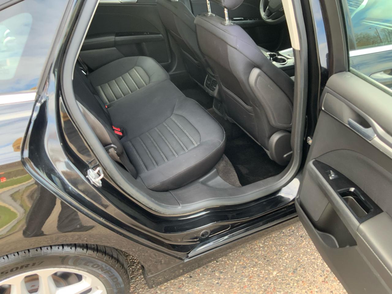 Ford Fusion SE 2015