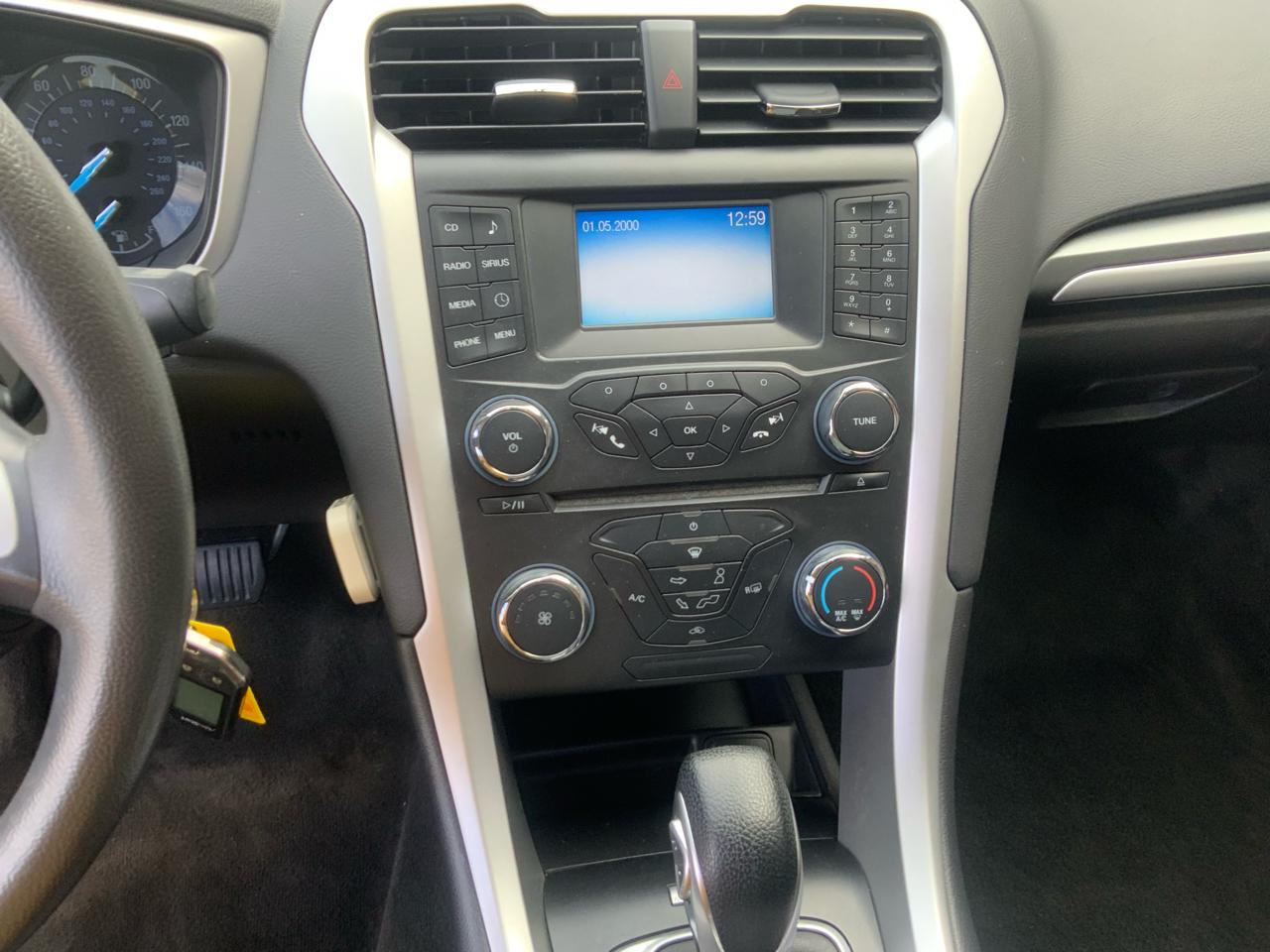 Ford Fusion SE 2015