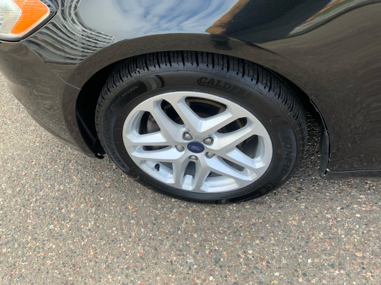 Ford Fusion SE 2015