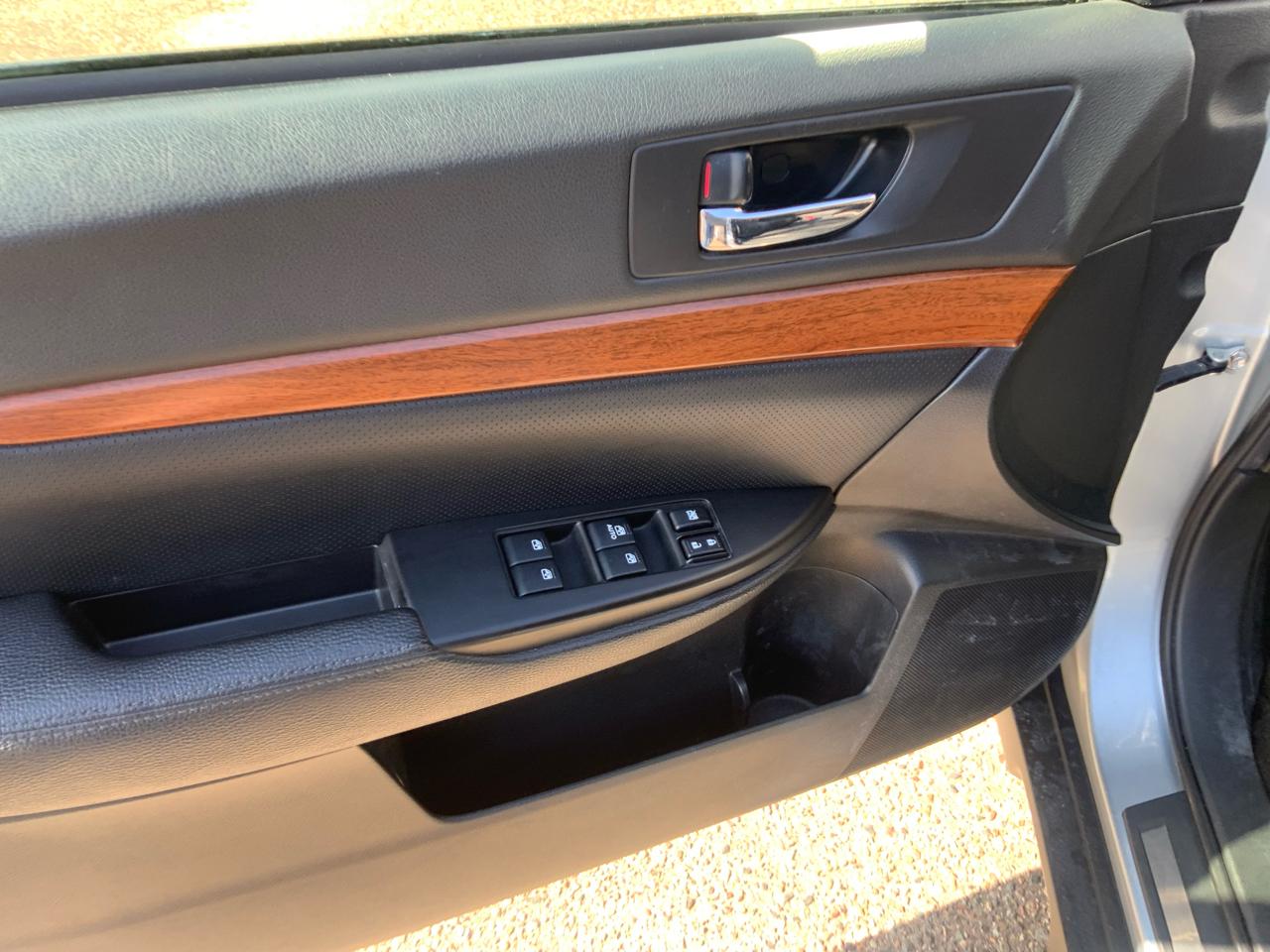 Subaru Outback 2.5i Limited 2014
