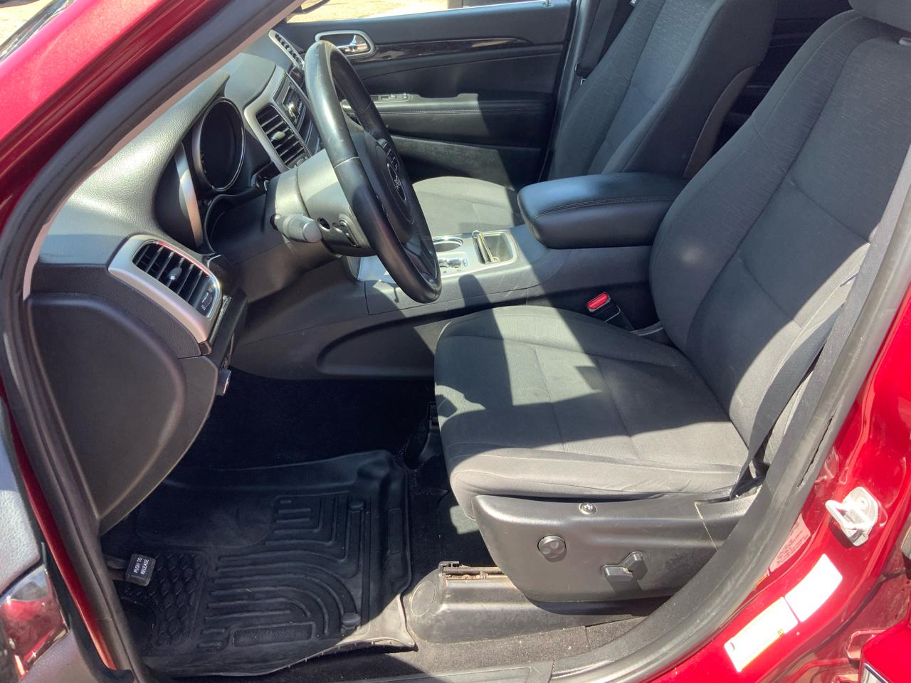 Jeep Grand Cherokee Laredo 4WD 2013