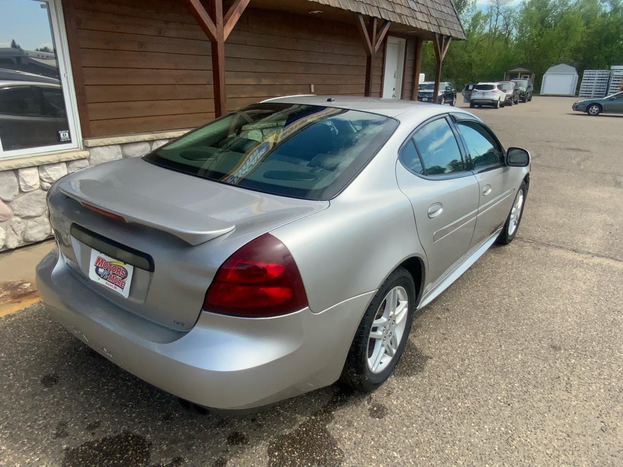 Pontiac Grand Prix GT sedan 2007
