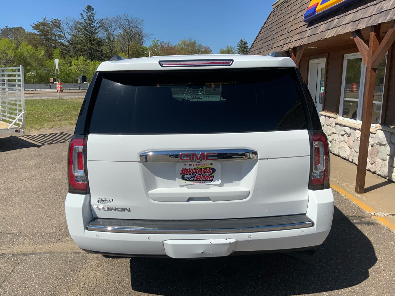 GMC Yukon Denali 4WD 2015