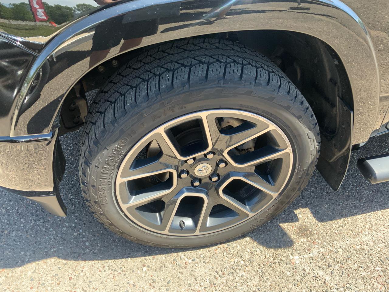 RAM 1500 Laramie Crew Cab SWB 4WD 2019