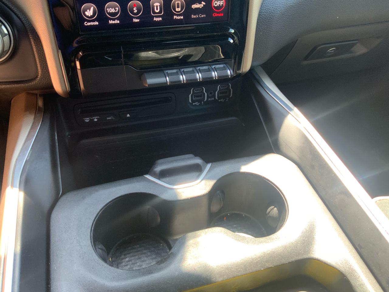 RAM 1500 Laramie Crew Cab SWB 4WD 2019