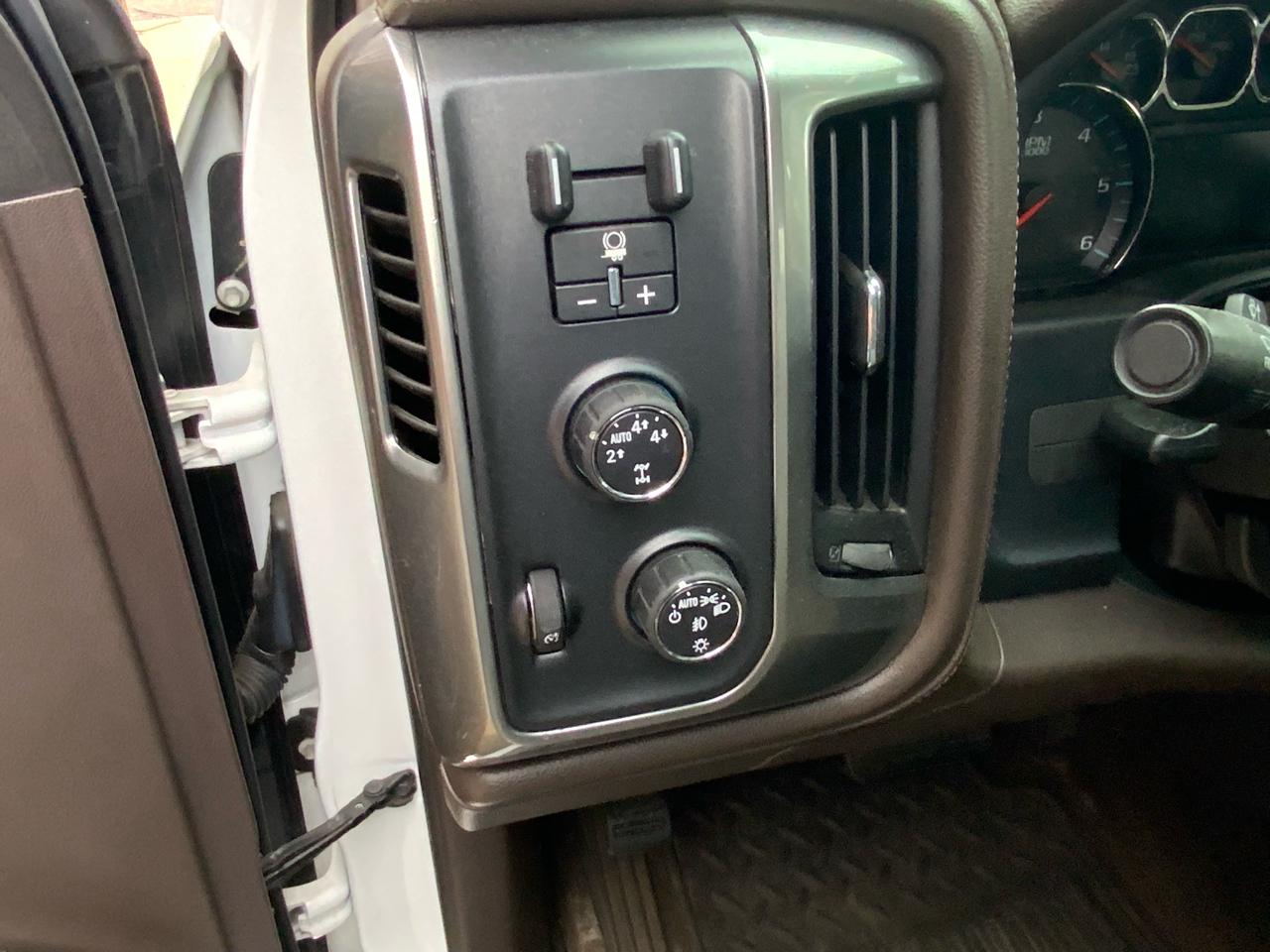 Chevrolet Silverado 1500 LTZ Double Cab Short Box 4WD 2015