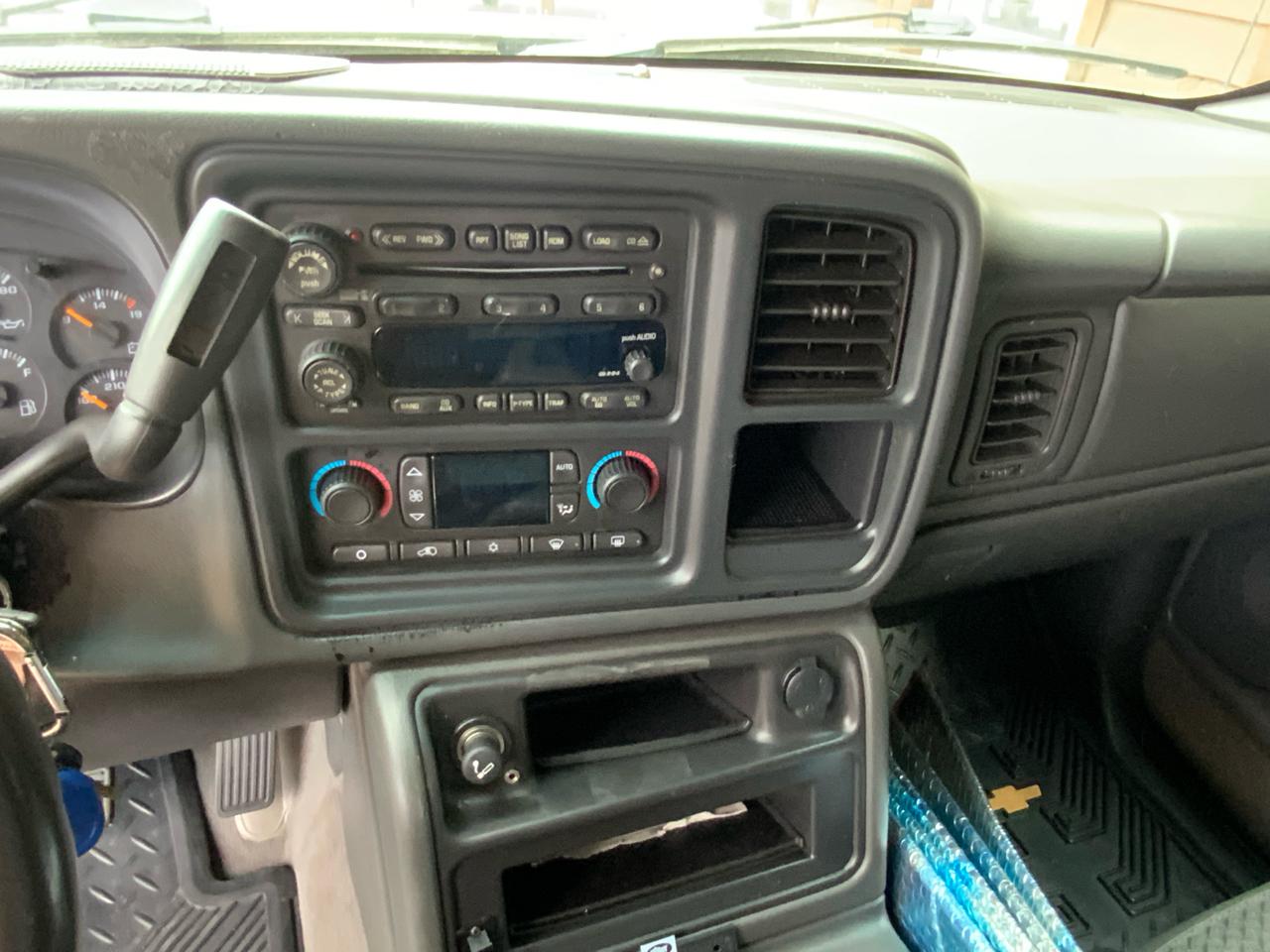 Chevrolet Avalanche 1500 4WD 2004