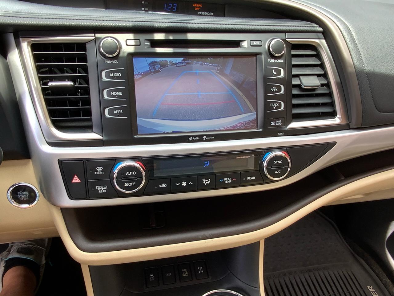 Toyota Highlander XLE AWD V6 2014