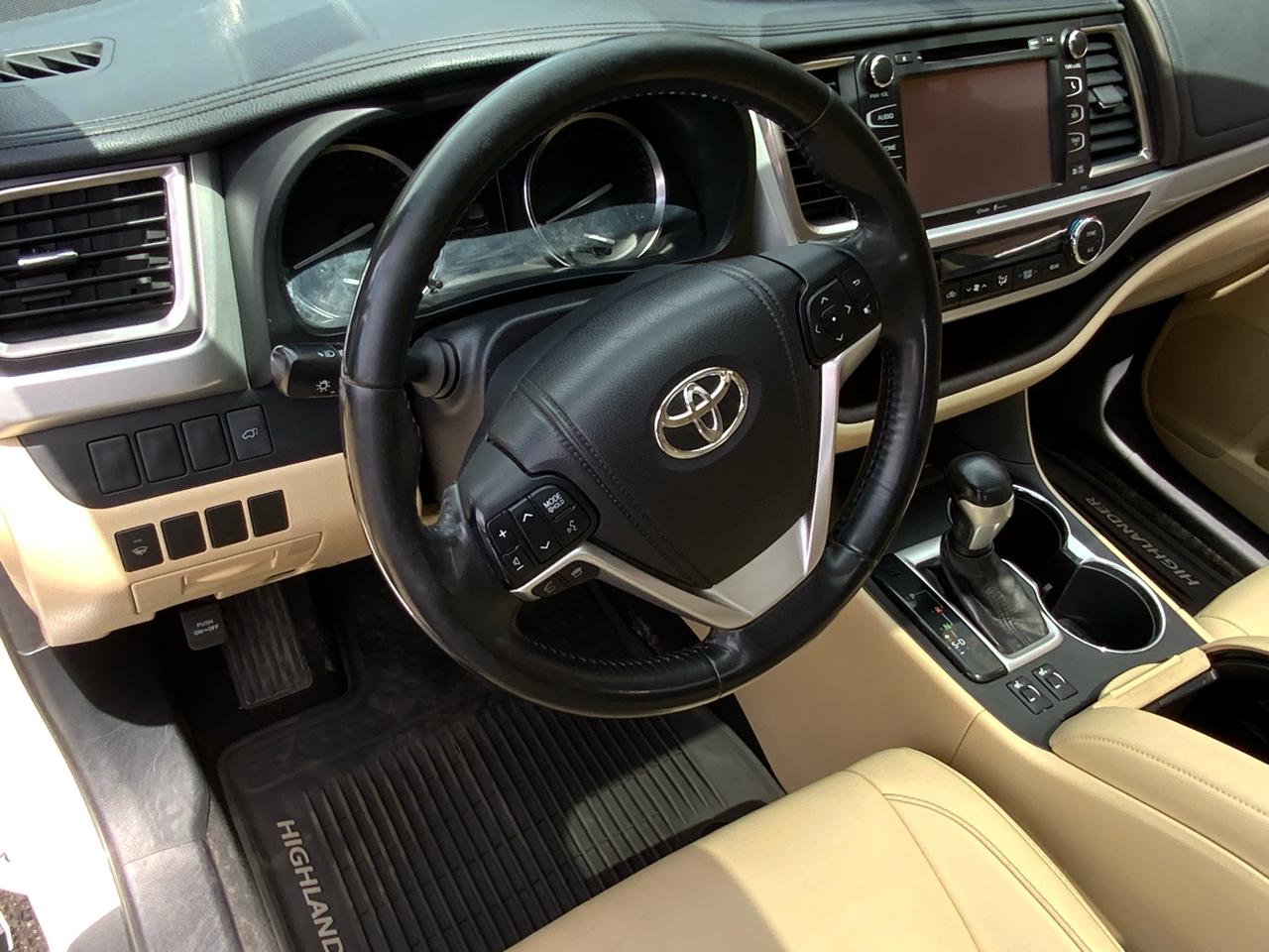 Toyota Highlander XLE AWD V6 2014