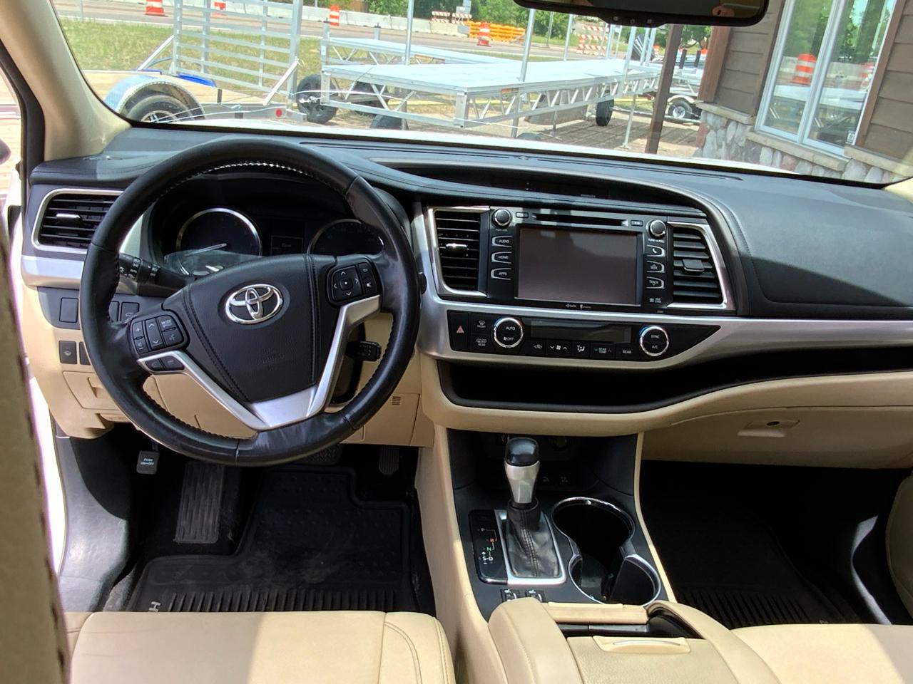 Toyota Highlander XLE AWD V6 2014