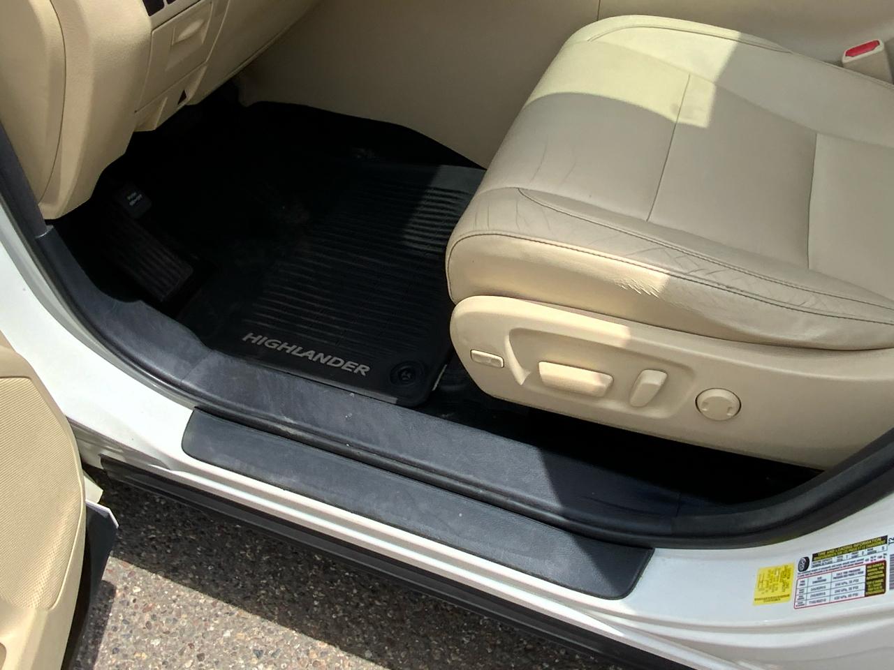 Toyota Highlander XLE AWD V6 2014