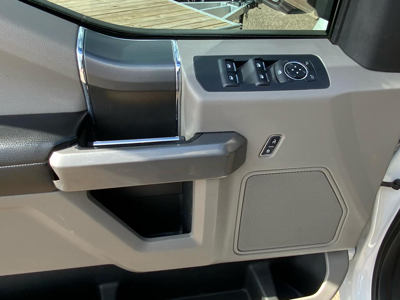 Ford F-150 4WD SuperCrew 157" XLT 2015