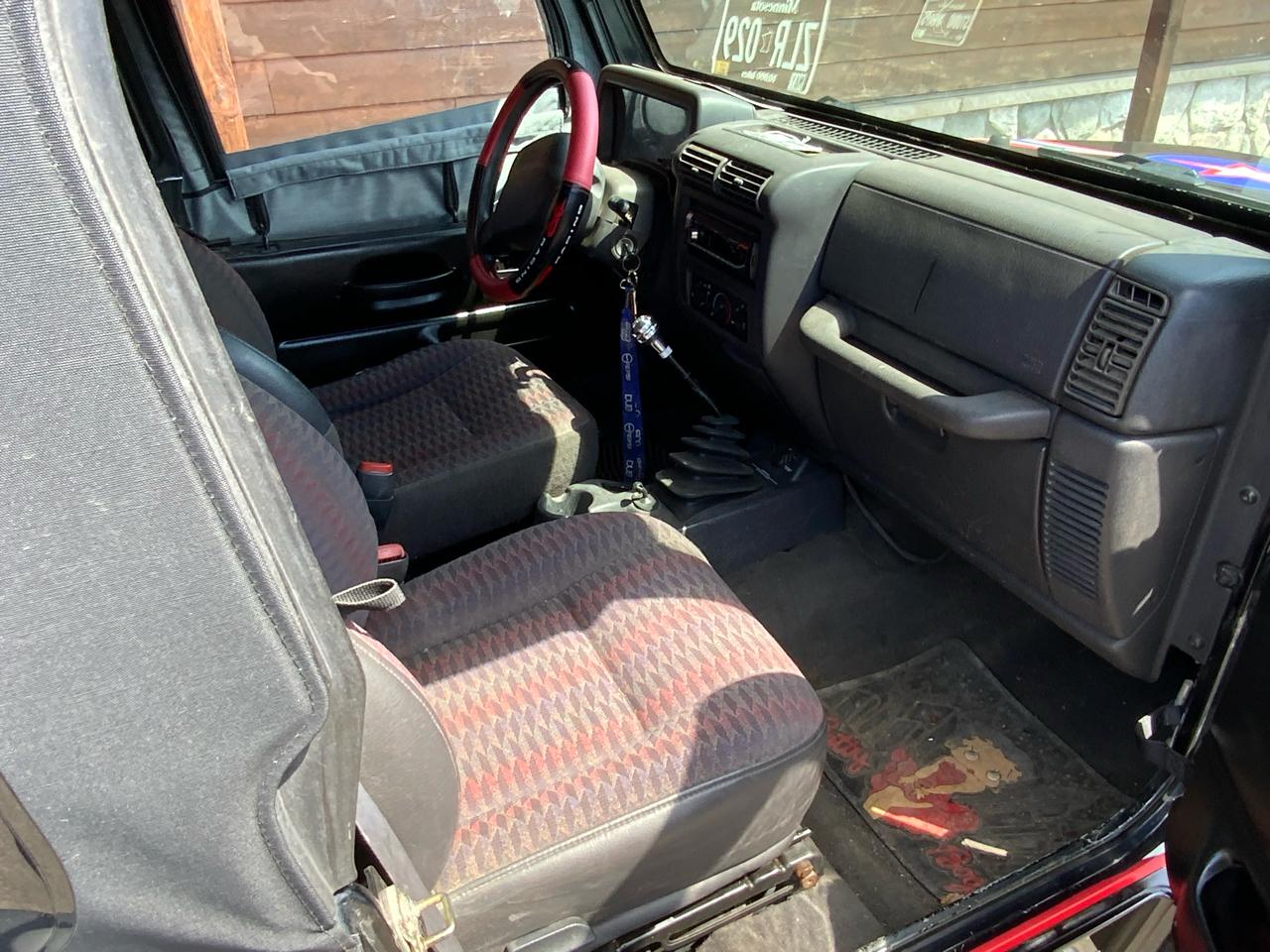 Jeep Wrangler SE 1999