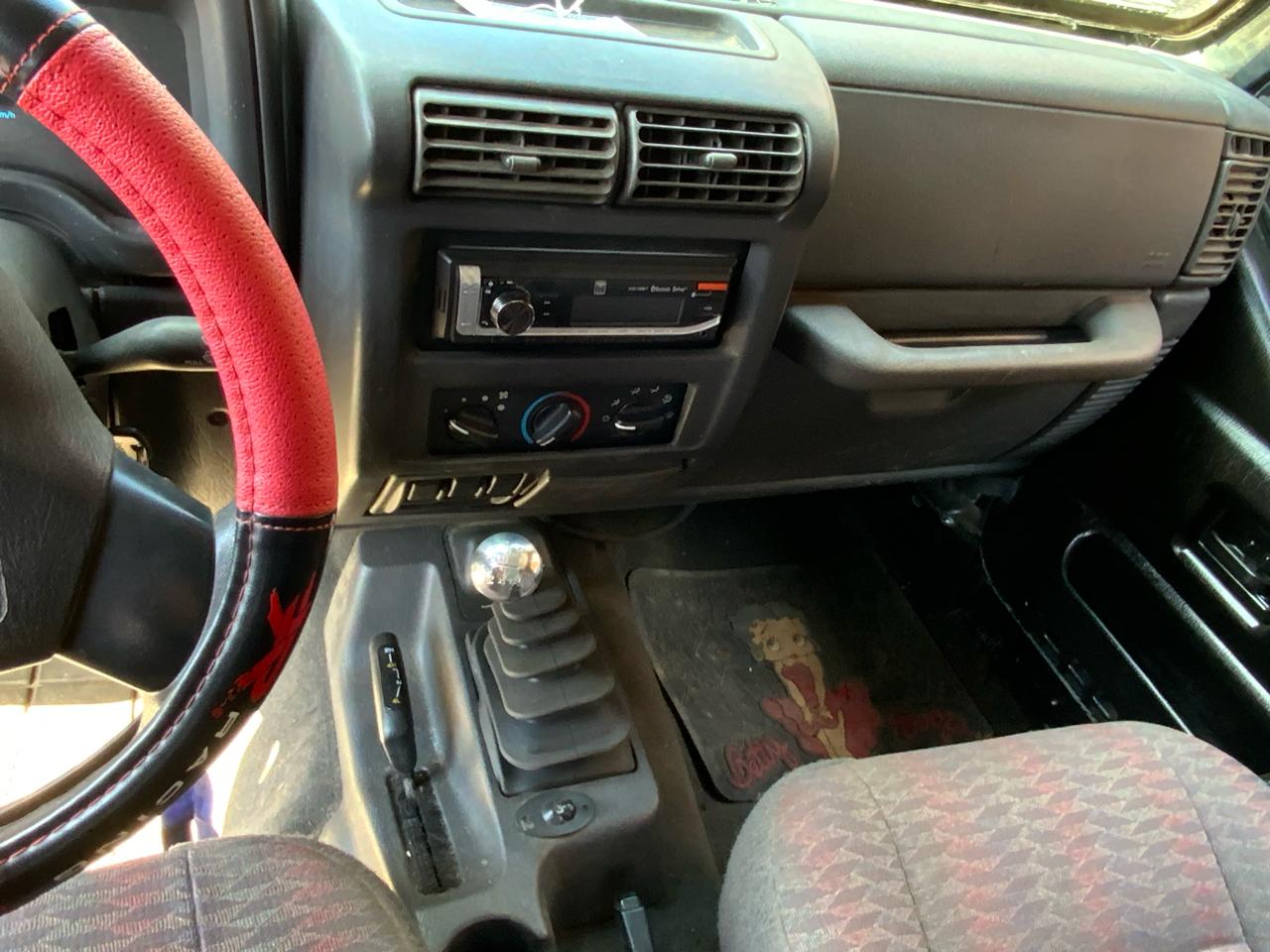 Jeep Wrangler SE 1999