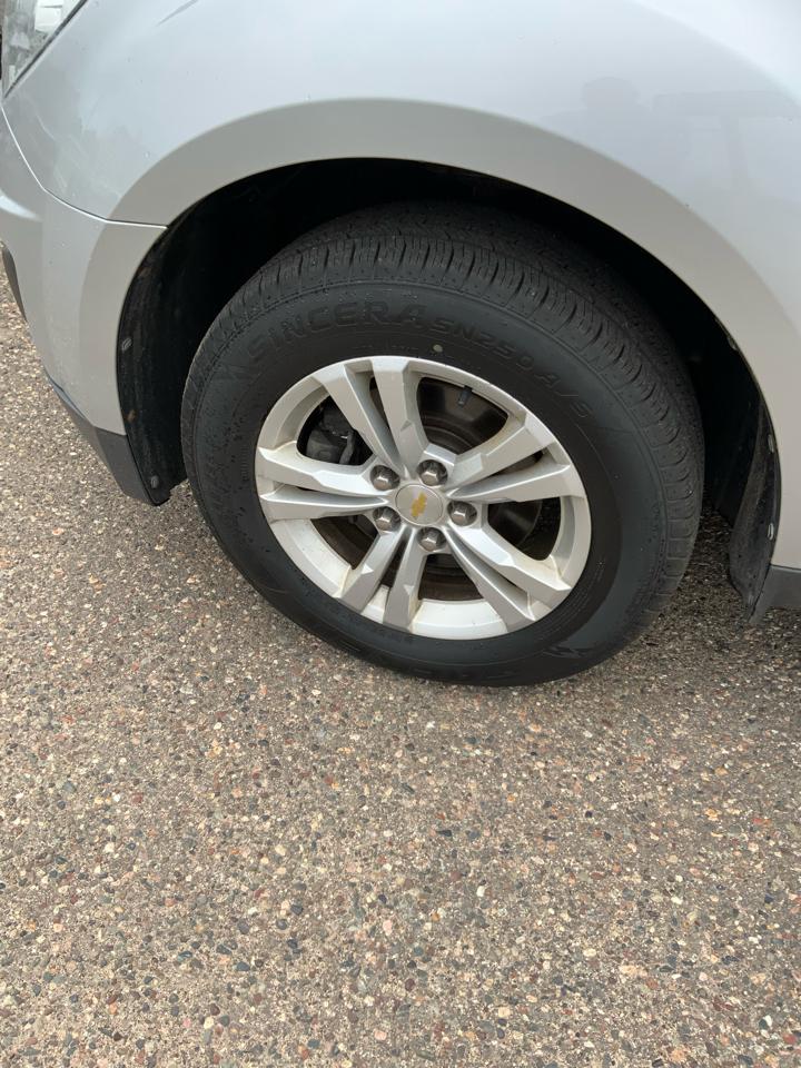 Chevrolet Equinox 1LT 2WD 2011