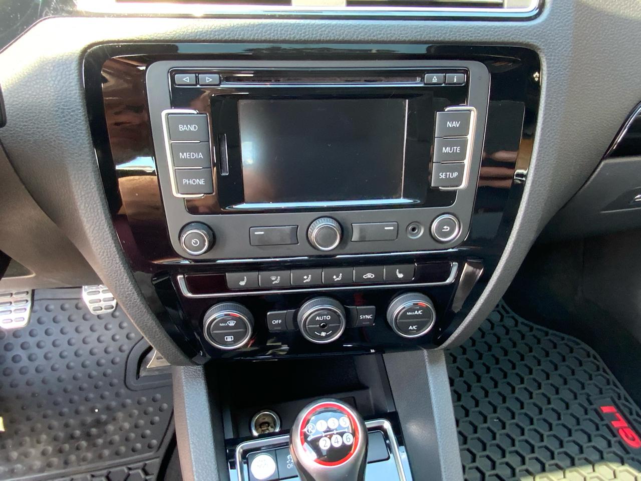 Volkswagen Jetta  2015