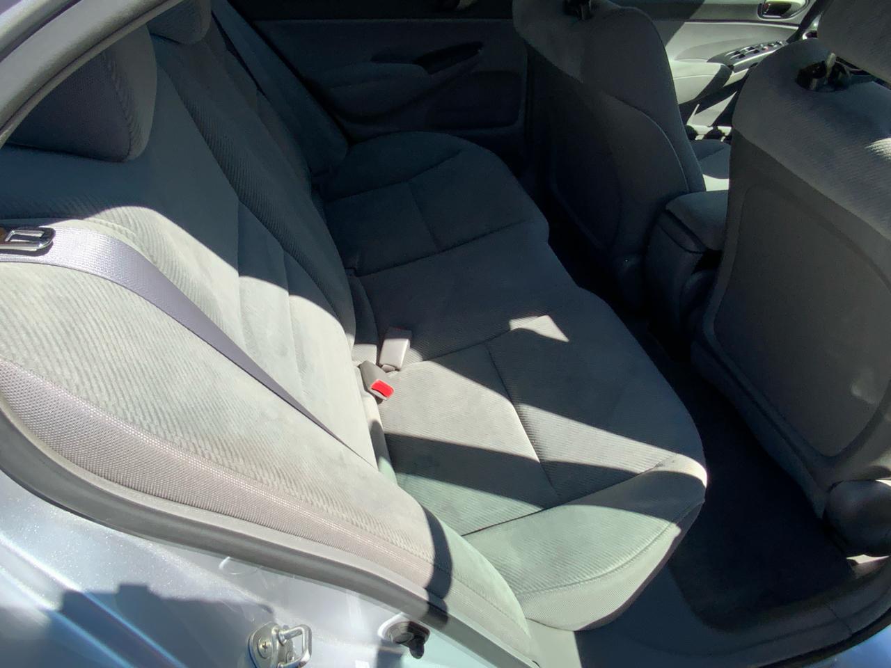 Honda Civic LX Sedan 5-Speed AT 2011