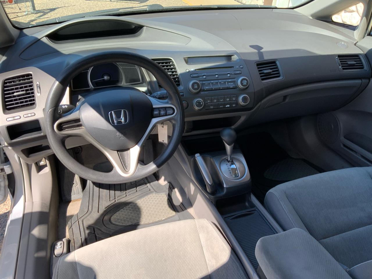 Honda Civic LX Sedan 5-Speed AT 2011