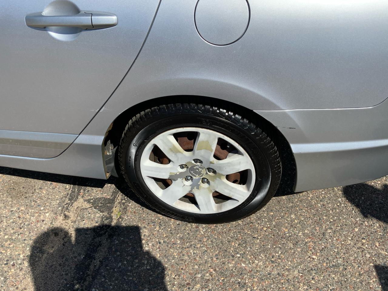 Honda Civic LX Sedan 5-Speed AT 2011
