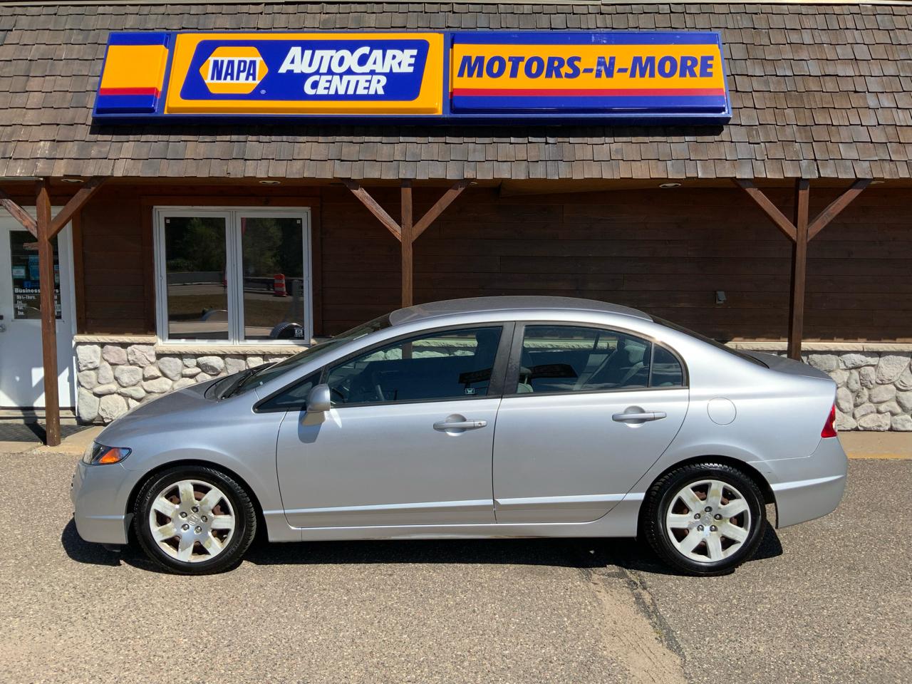 Honda Civic LX Sedan 5-Speed AT 2011