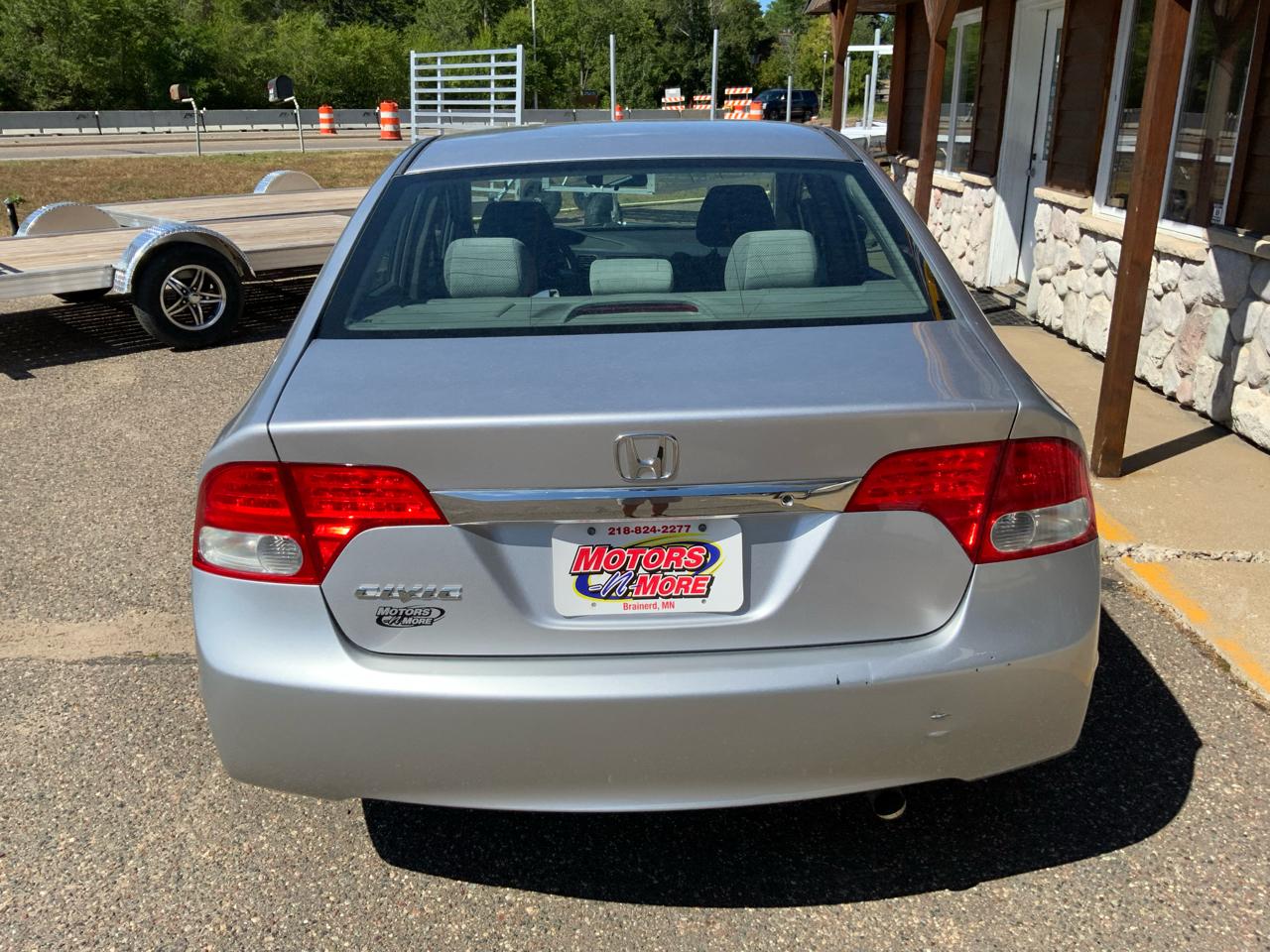 Honda Civic LX Sedan 5-Speed AT 2011