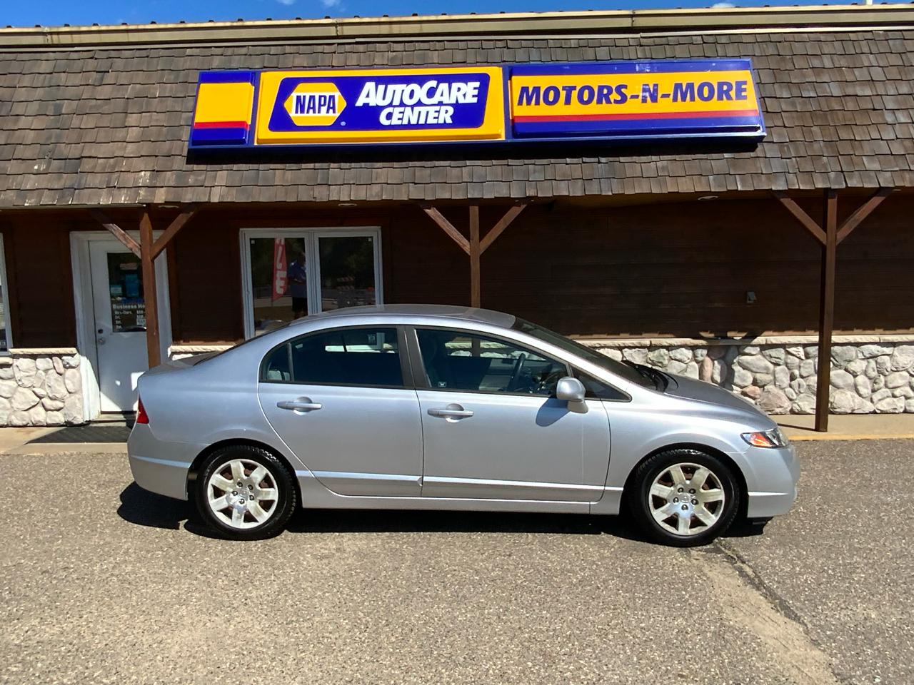 Honda Civic LX Sedan 5-Speed AT 2011
