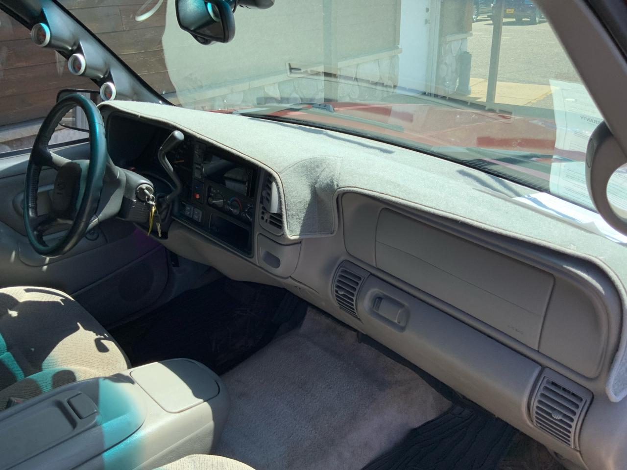 Chevrolet Tahoe 2-Door 4WD 1998