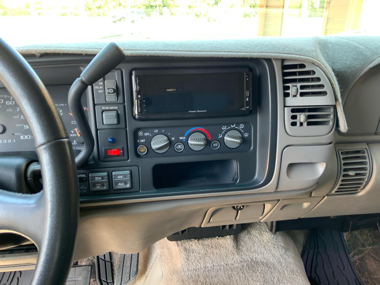 Chevrolet Tahoe 2-Door 4WD 1998
