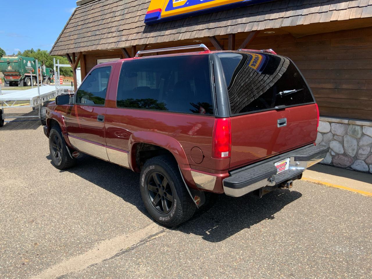 Chevrolet Tahoe 2-Door 4WD 1998