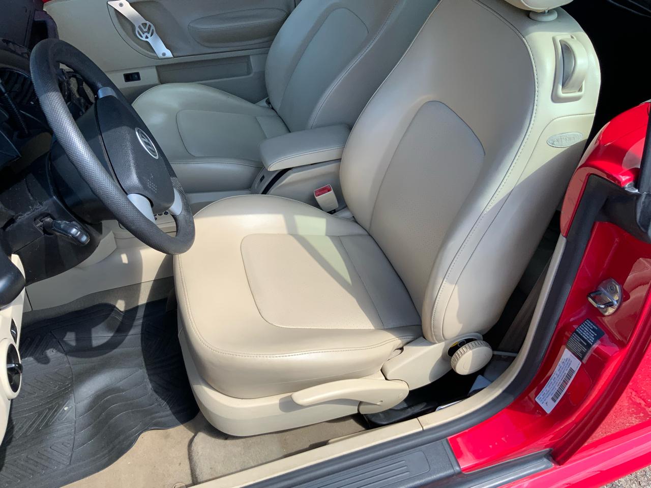 Volkswagen New Beetle GLS 2.0L Convertible 2004