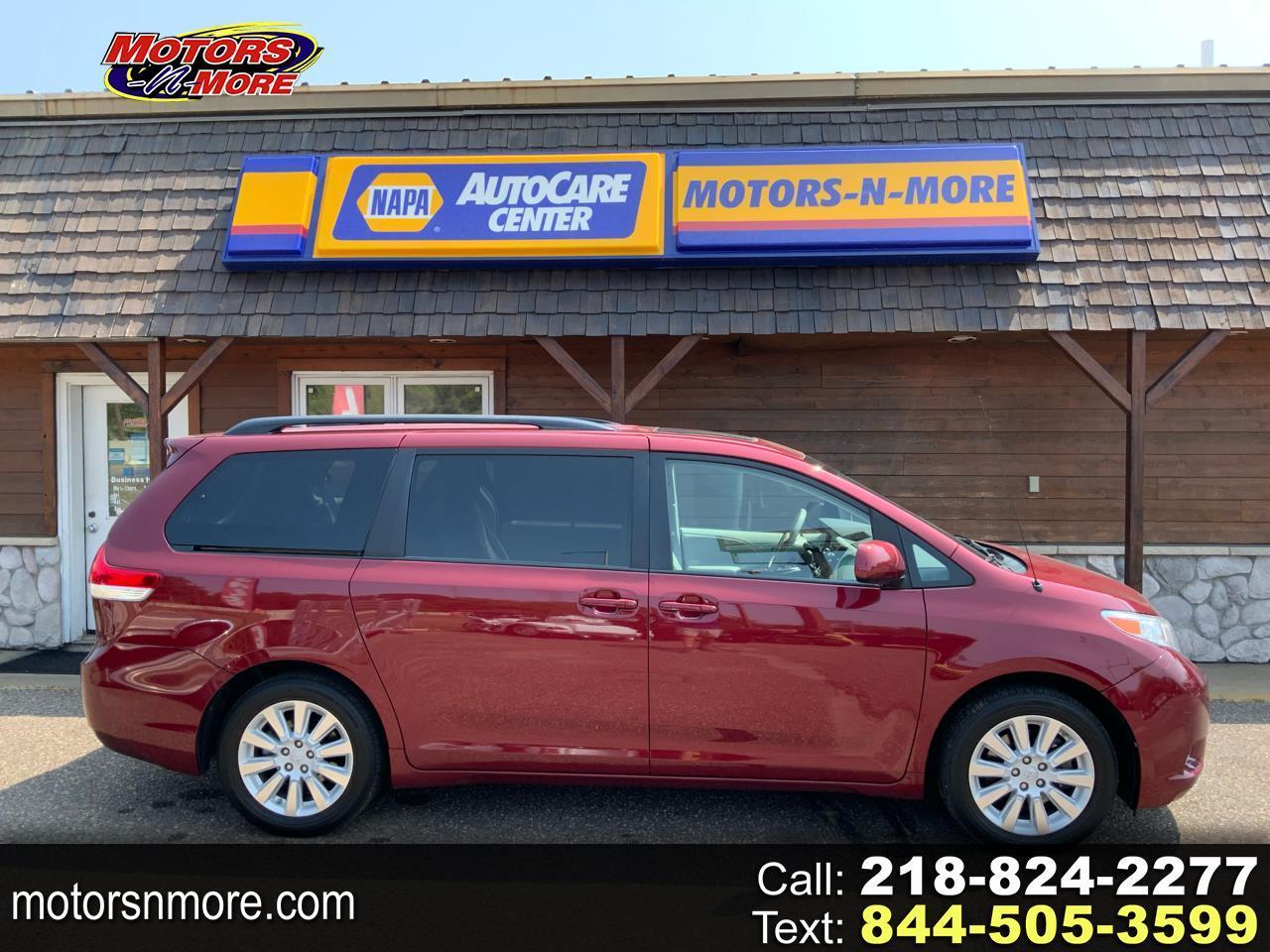 Toyota Sienna 5dr 7-Pass Van V6 XLE AWD (Natl) 2014