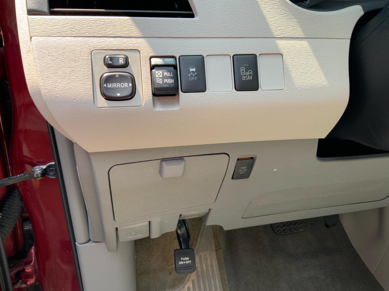 Toyota Sienna 5dr 7-Pass Van V6 XLE AWD (Natl) 2014