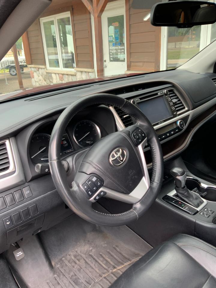 Toyota Highlander XLE AWD V6 2014