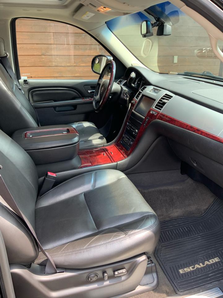 Cadillac Escalade AWD Luxury 2013