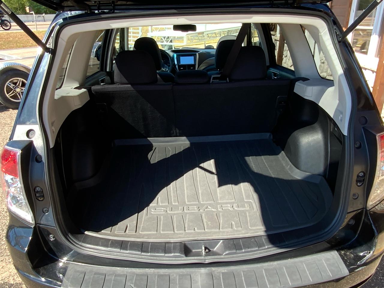 Subaru Forester 2.5X Premium 2011