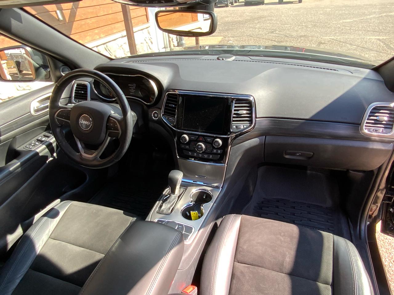Jeep Grand Cherokee Laredo 4WD 2020