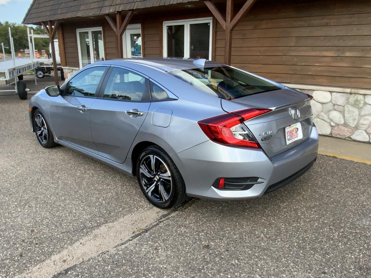 Honda Civic Touring Sedan CVT 2016