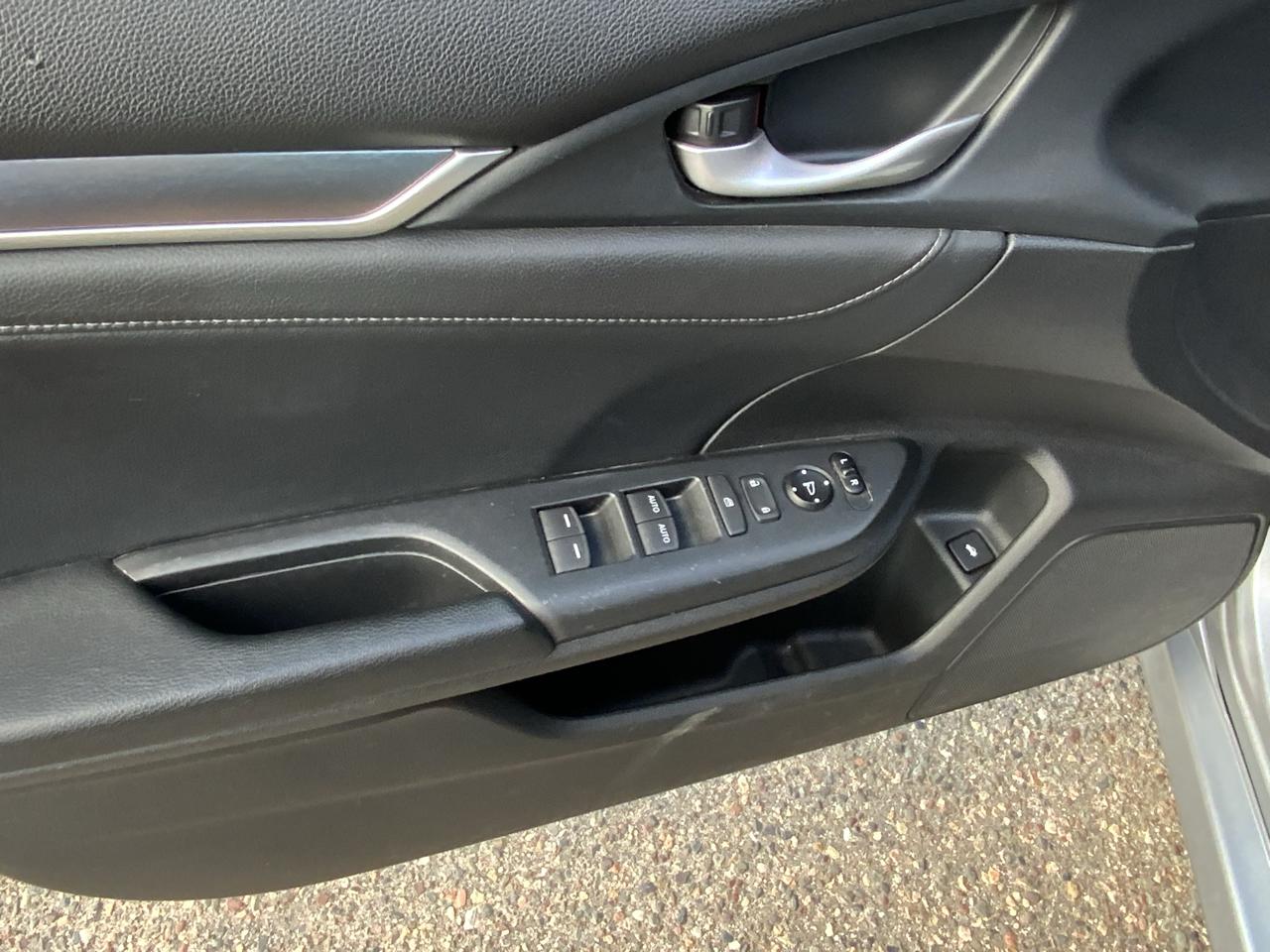 Honda Civic Touring Sedan CVT 2016