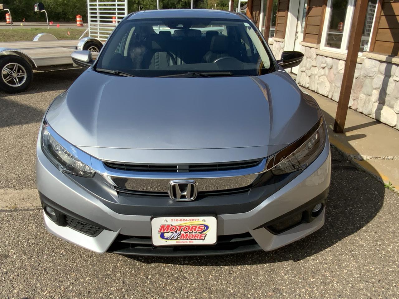 Honda Civic Touring Sedan CVT 2016