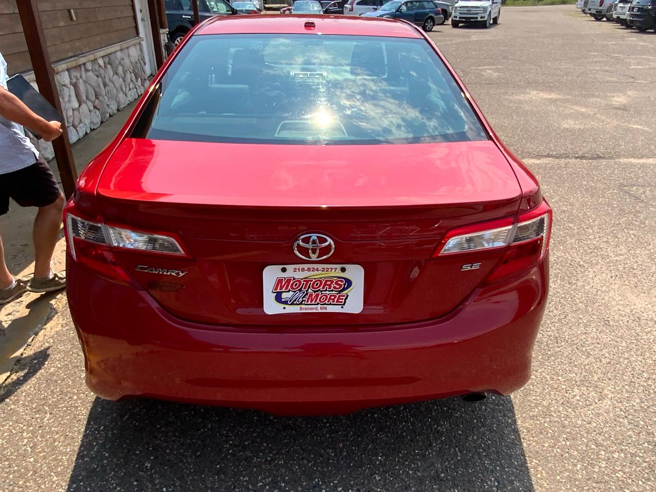Toyota Camry SE 2012