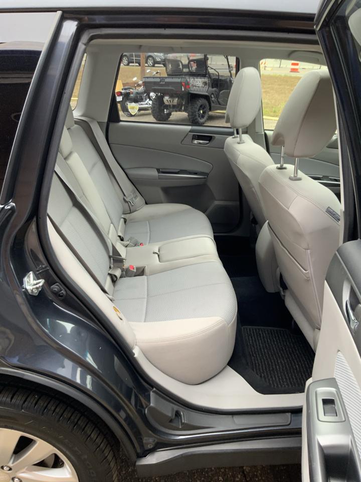 Subaru Forester 2.5X Premium 2012